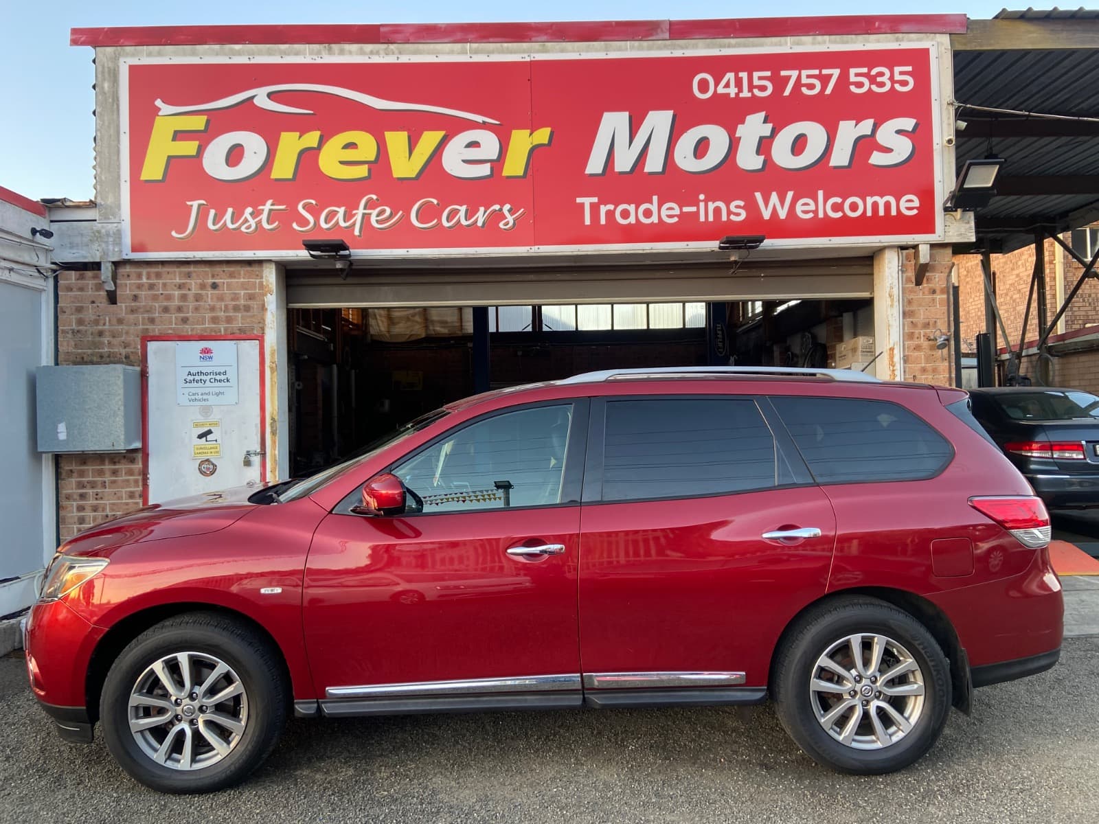 2015 Nissan Pathfinder St-L (4X4) at Forever Motors, Long Jetty