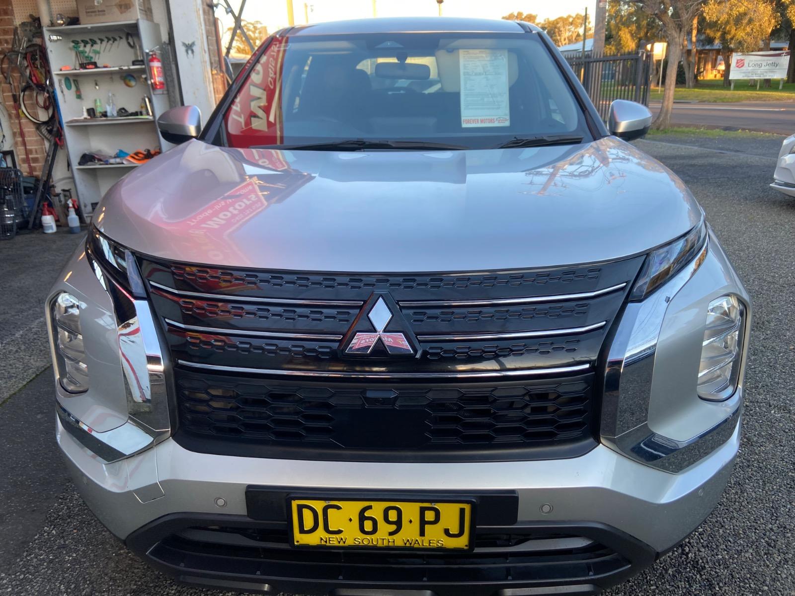 2021 Mitsubishi Outlander Es 5 Seat (2Wd) at Forever Motors, Long Jetty, photo 2